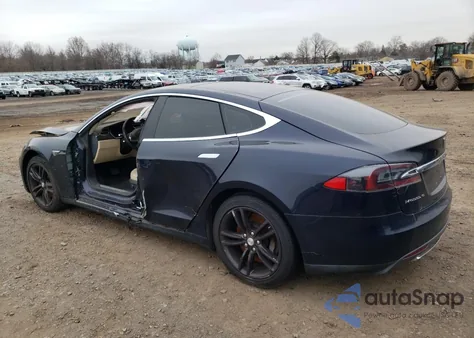 2014 Tesla Model S из США, поврежденный, VIN 5YJSA1H17EFP61447